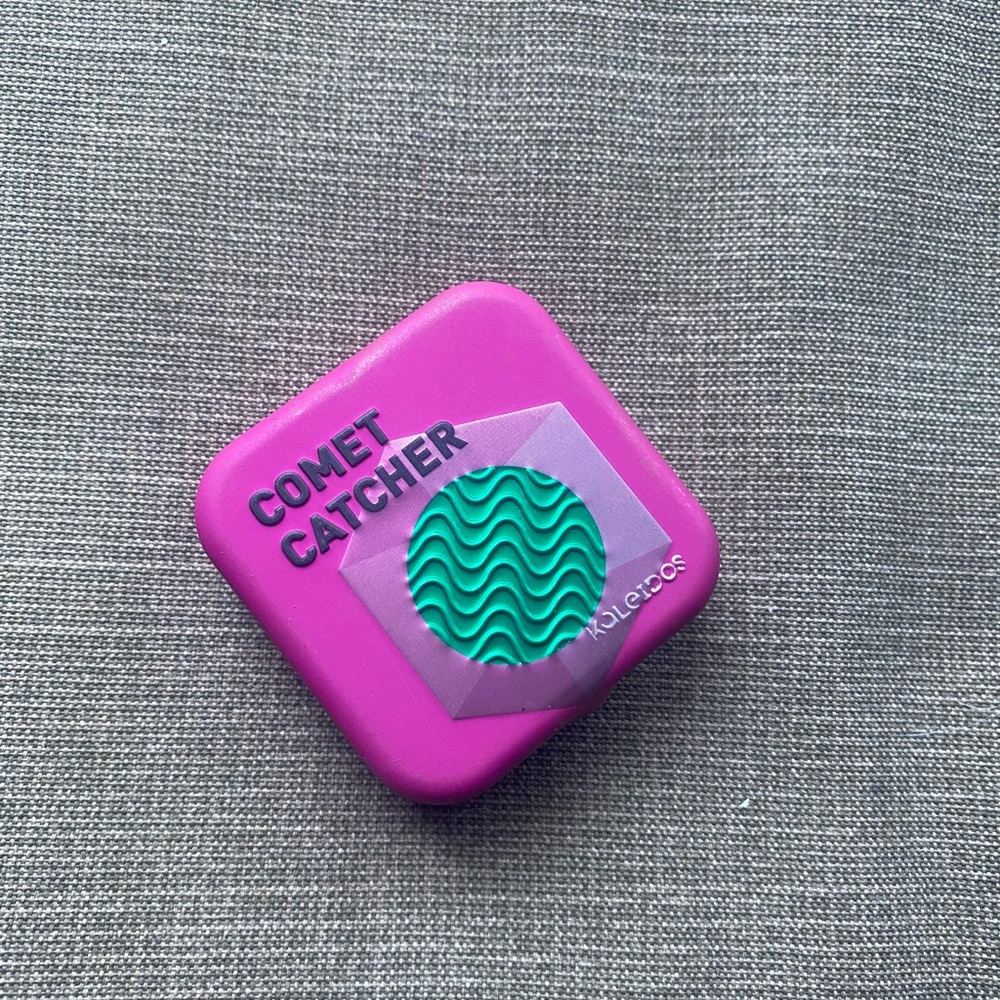 Kaleidos Makeup Space Age Highlighter in Comet Catcher.